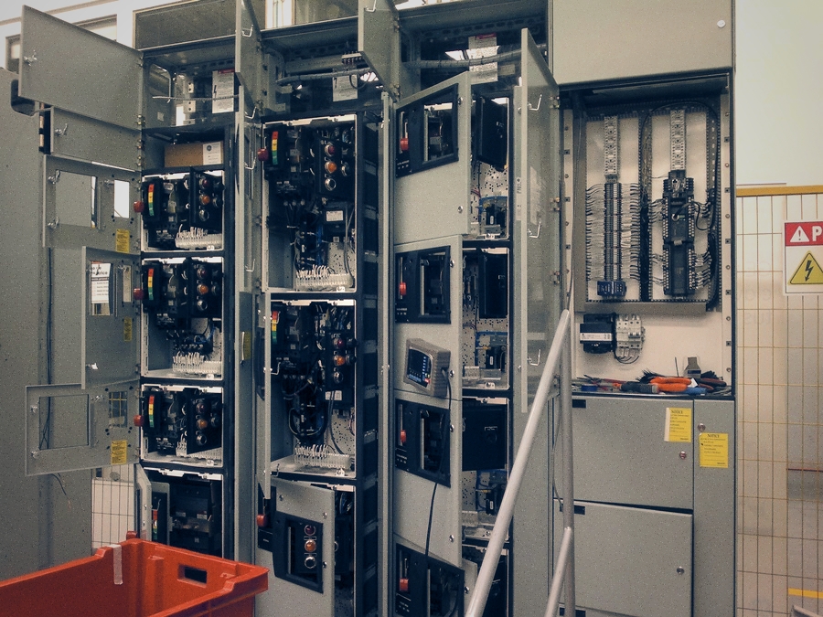 Redes de Comunicaciones y Telecomando en SSEE y Salas Eléctricas